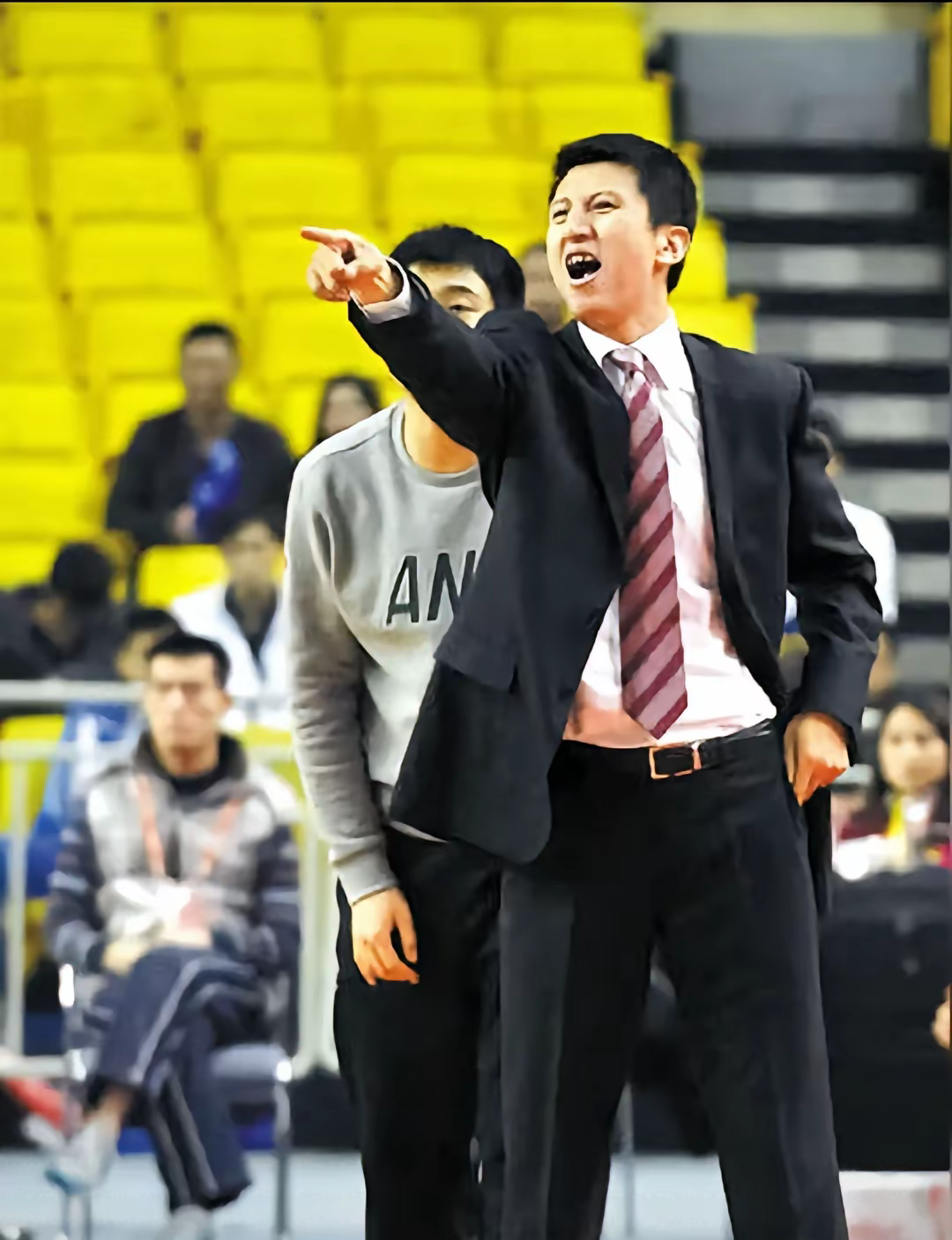 德甲赛前再迎强敌，广厦男篮豪取连胜，主帅态度——气氛紧张，临场指挥获称赞的简单介绍-爱游戏网址